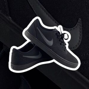 • SOLD • (NWOT) NIKE® SB Check SolarSoft Women's Shoes - Size 6